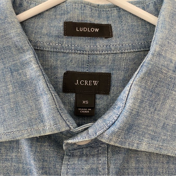 J. Crew Men’s Chambray Ludlow Shirt - Picture 3 of 6